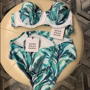 💛NWT Tropical 2-piece bathing suit 👙